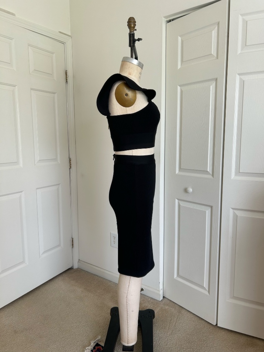 Bella Barnett Two-Piece Ribbed Set - Picture 5 of 10